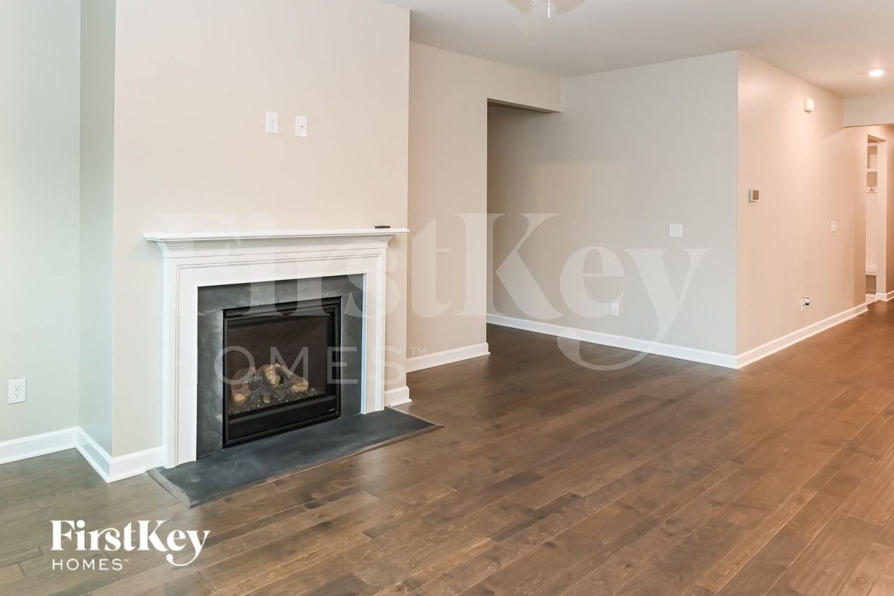 9419 Festival Way - Photo 4 of 15