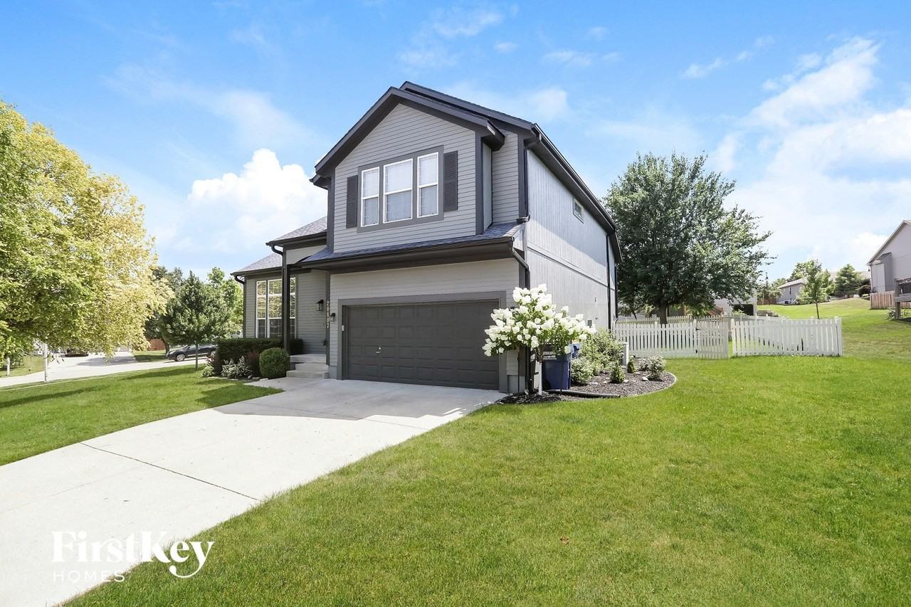 20807 W 72nd St - Photo 2 of 15