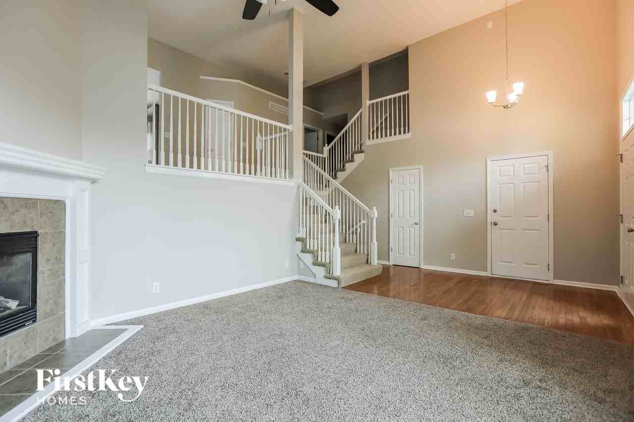 20807 W 72nd St - Photo 3 of 15