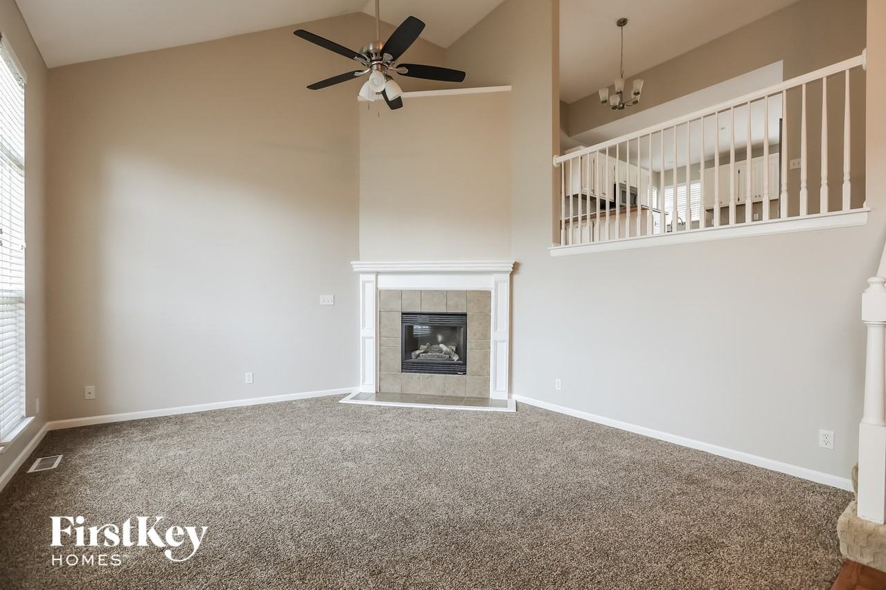 20807 W 72nd St - Photo 4 of 15