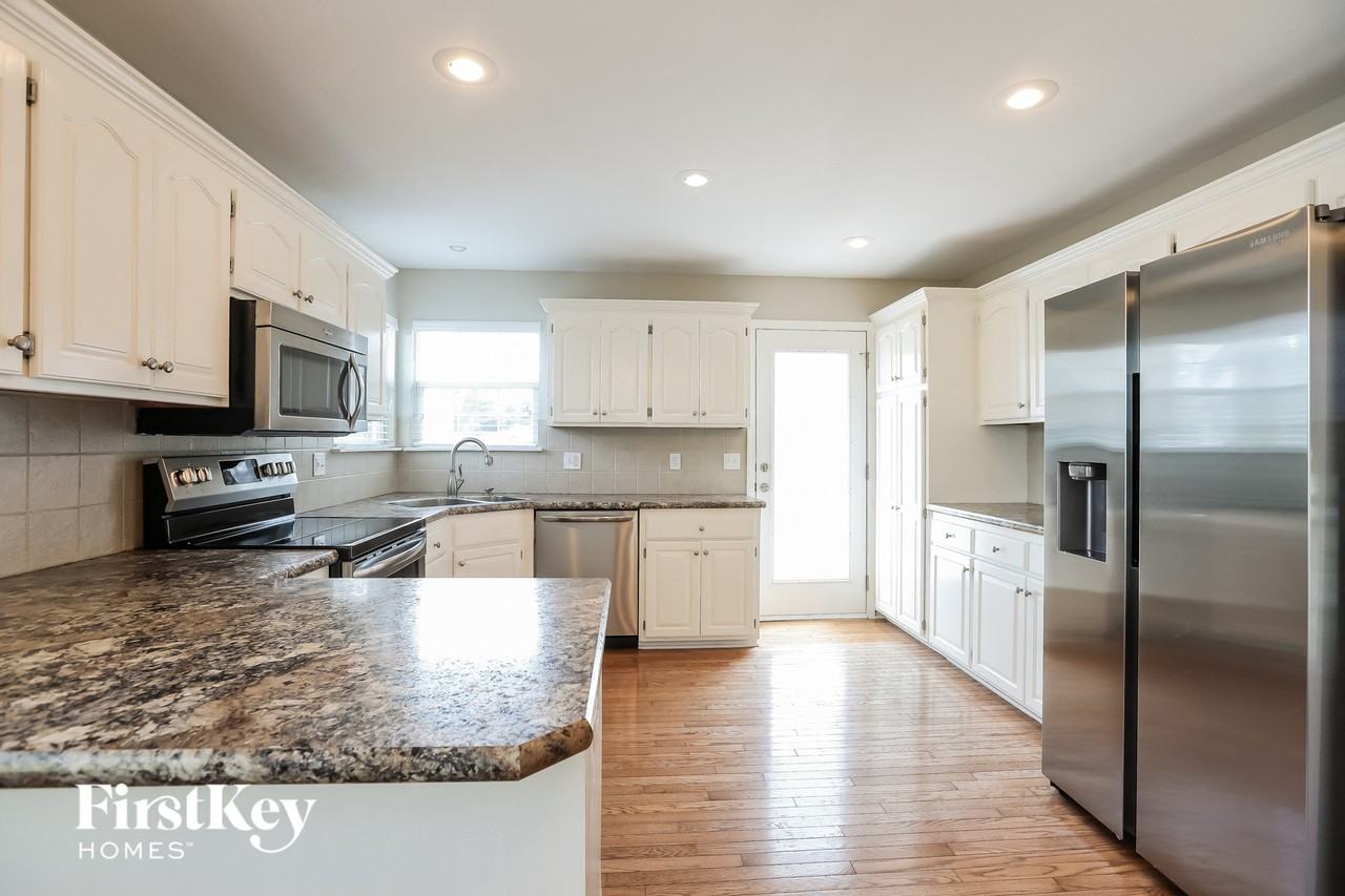 20807 W 72nd St - Photo 5 of 15