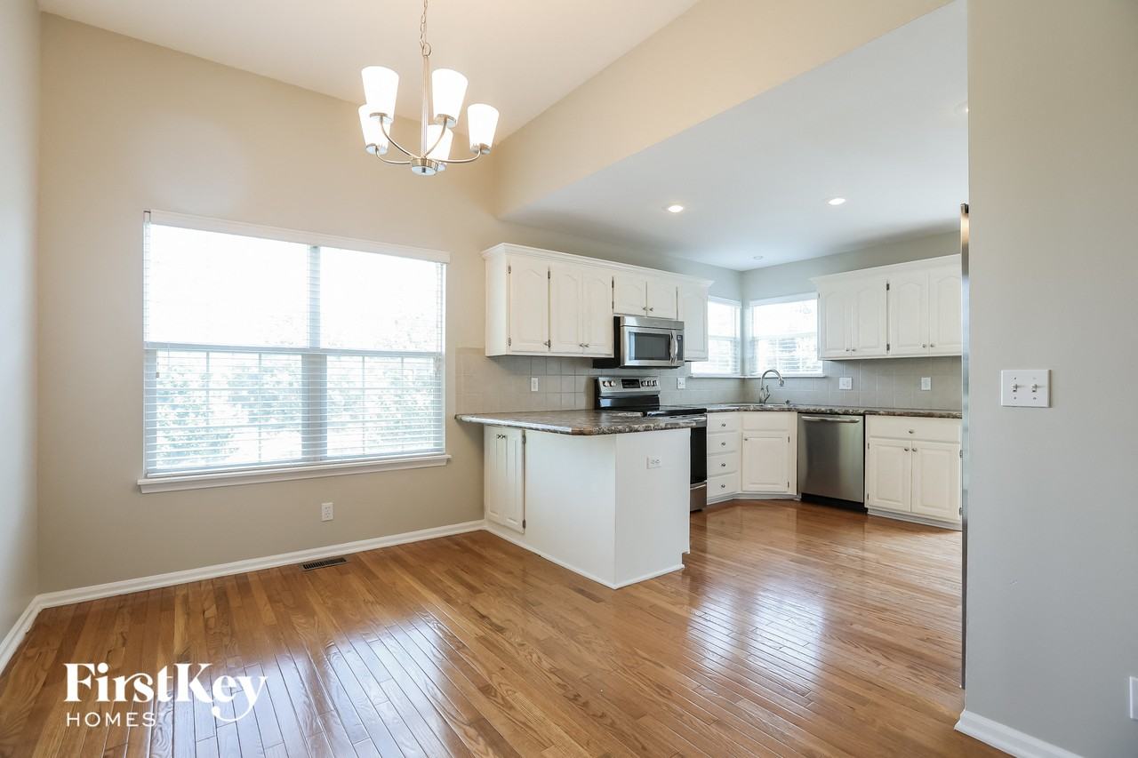 20807 W 72nd St - Photo 6 of 15