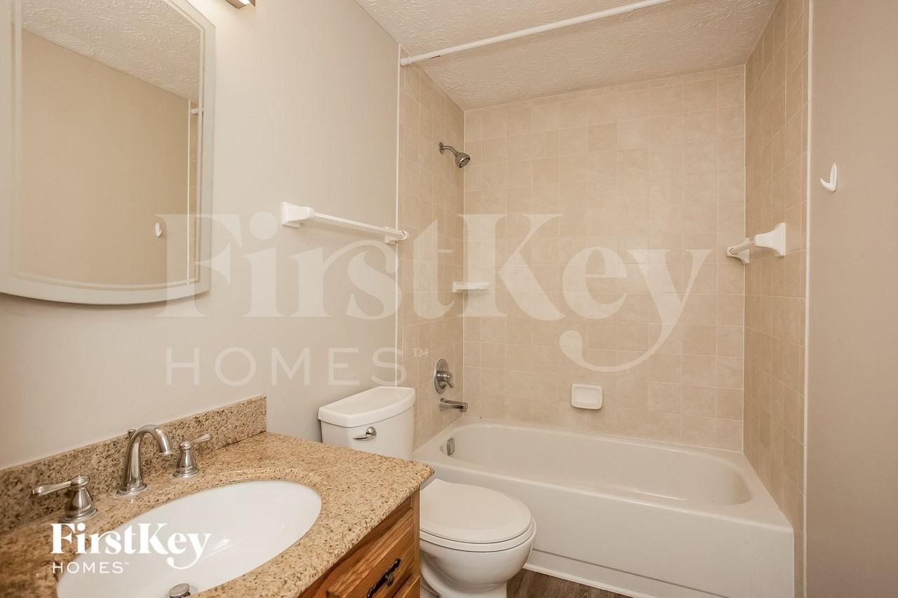 8053 Harvest Ln - Photo 5 of 15