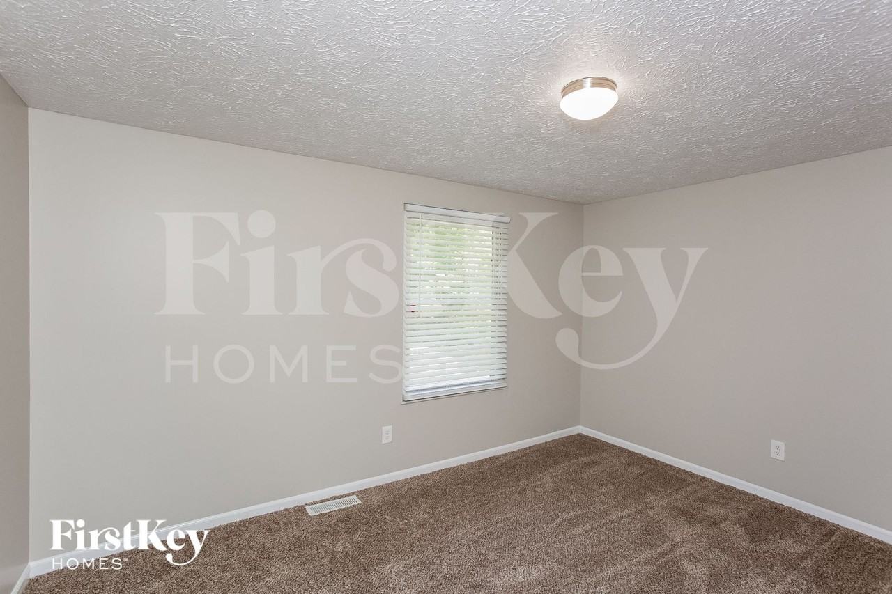 8053 Harvest Ln - Photo 6 of 15