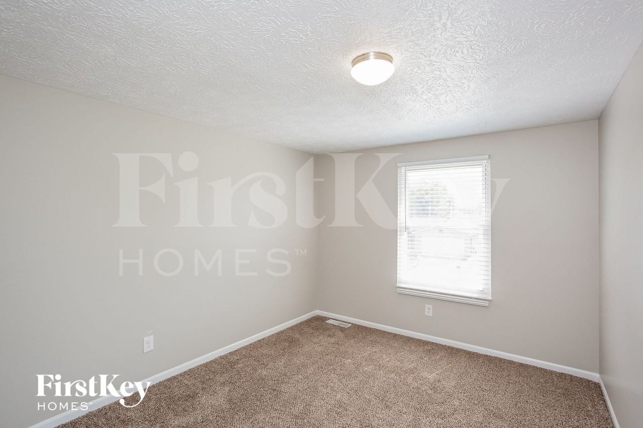 8053 Harvest Ln - Photo 7 of 15