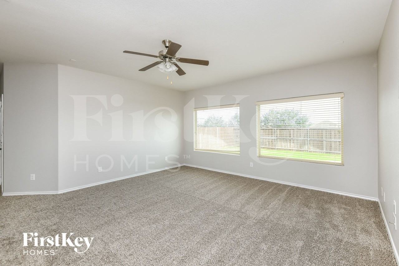 1721 Jacona Trl - Photo 2 of 15