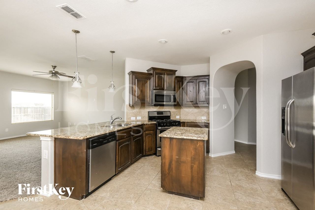 1721 Jacona Trl - Photo 4 of 15