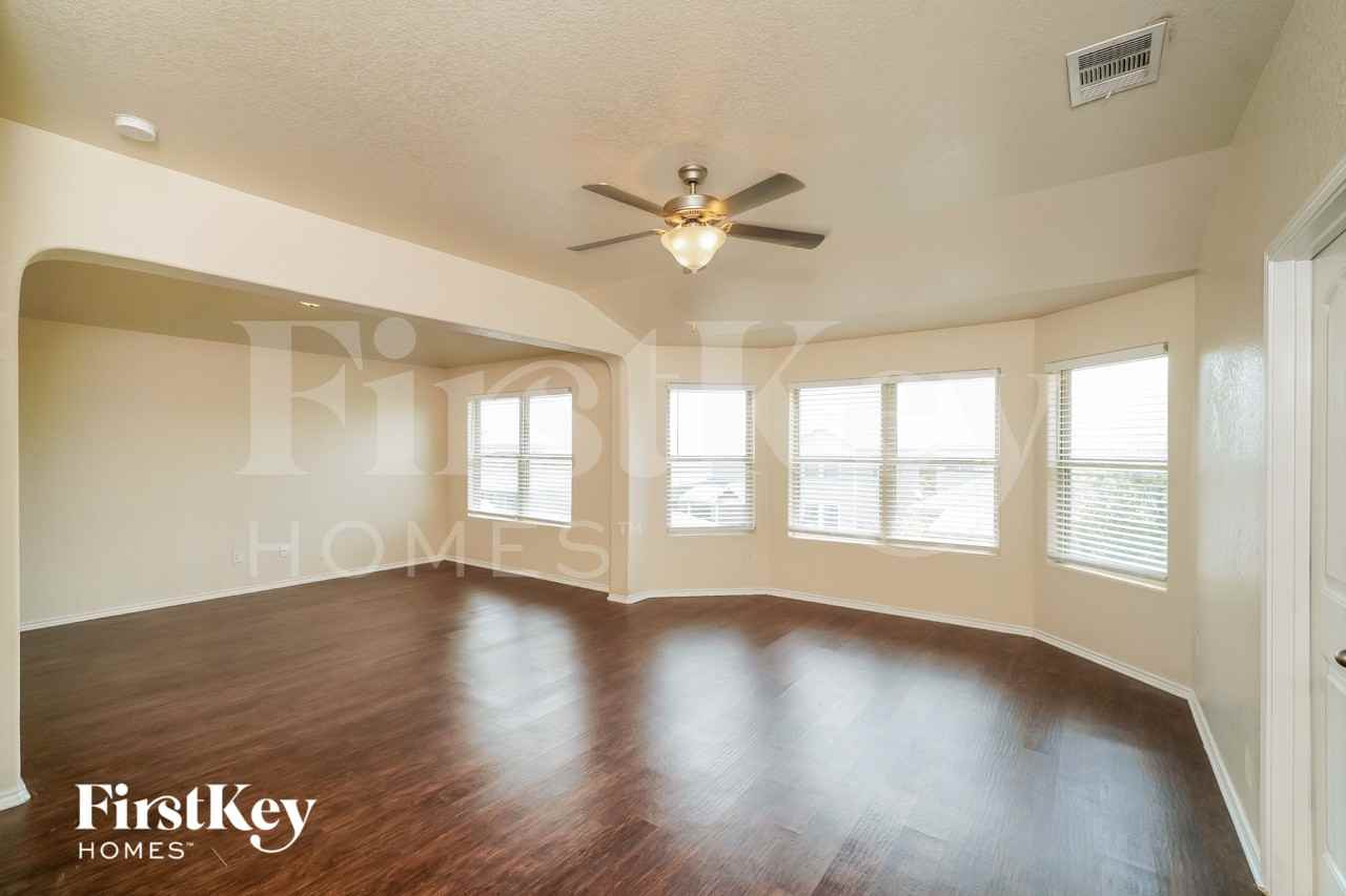 2546 Just My Style - Photo 3 of 18