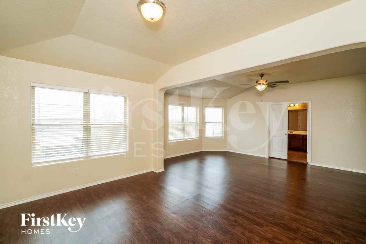 2546 Just My Style - Photo 5 of 18