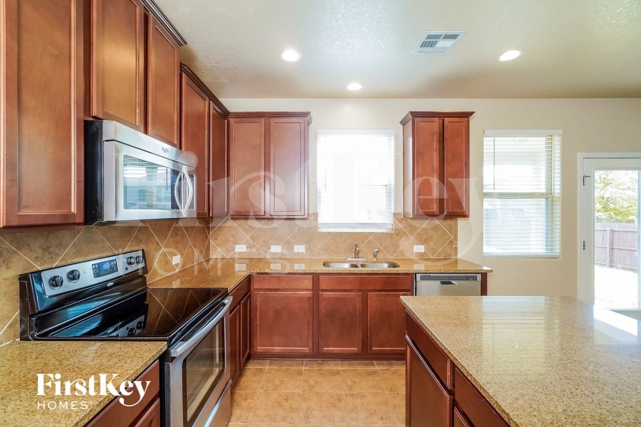 2546 Just My Style - Photo 7 of 18