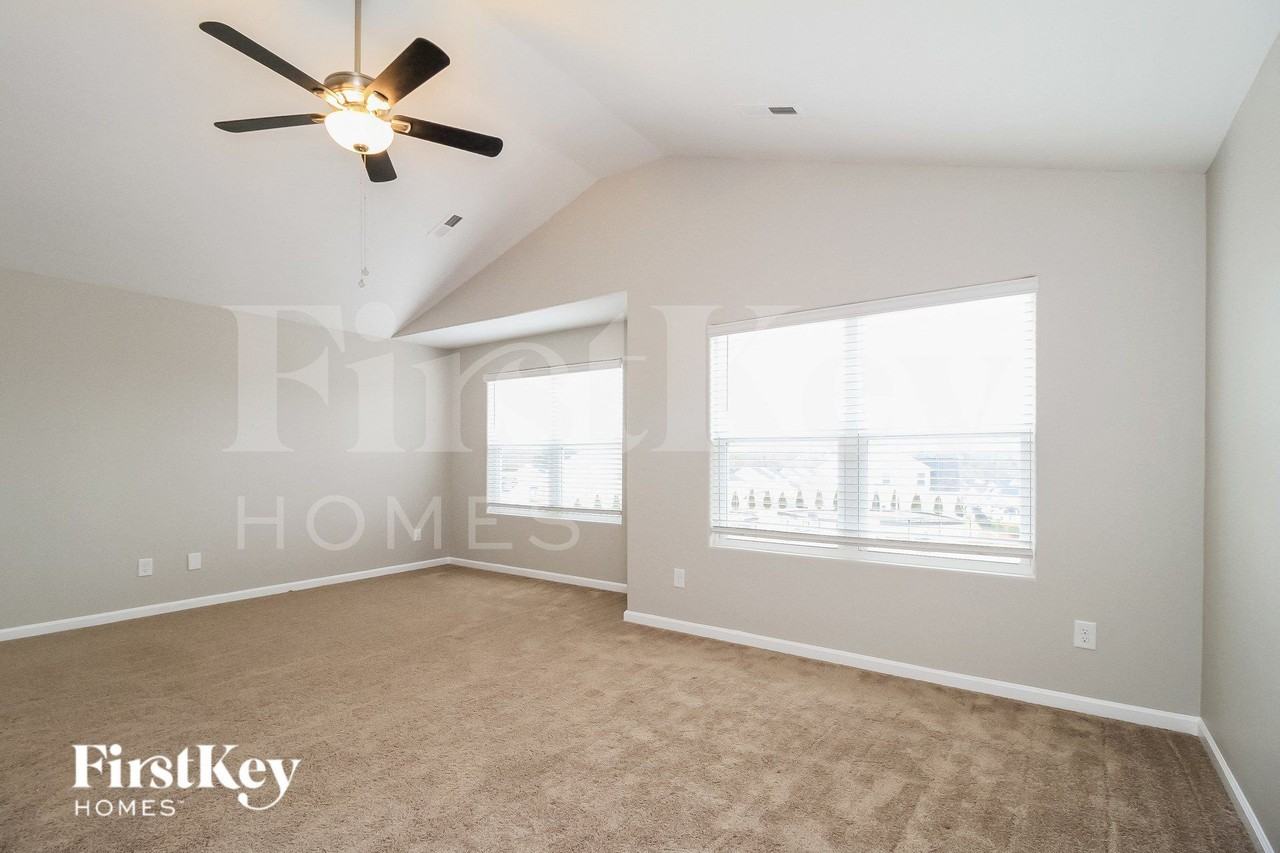 274 Kendall Dr - Photo 6 of 15