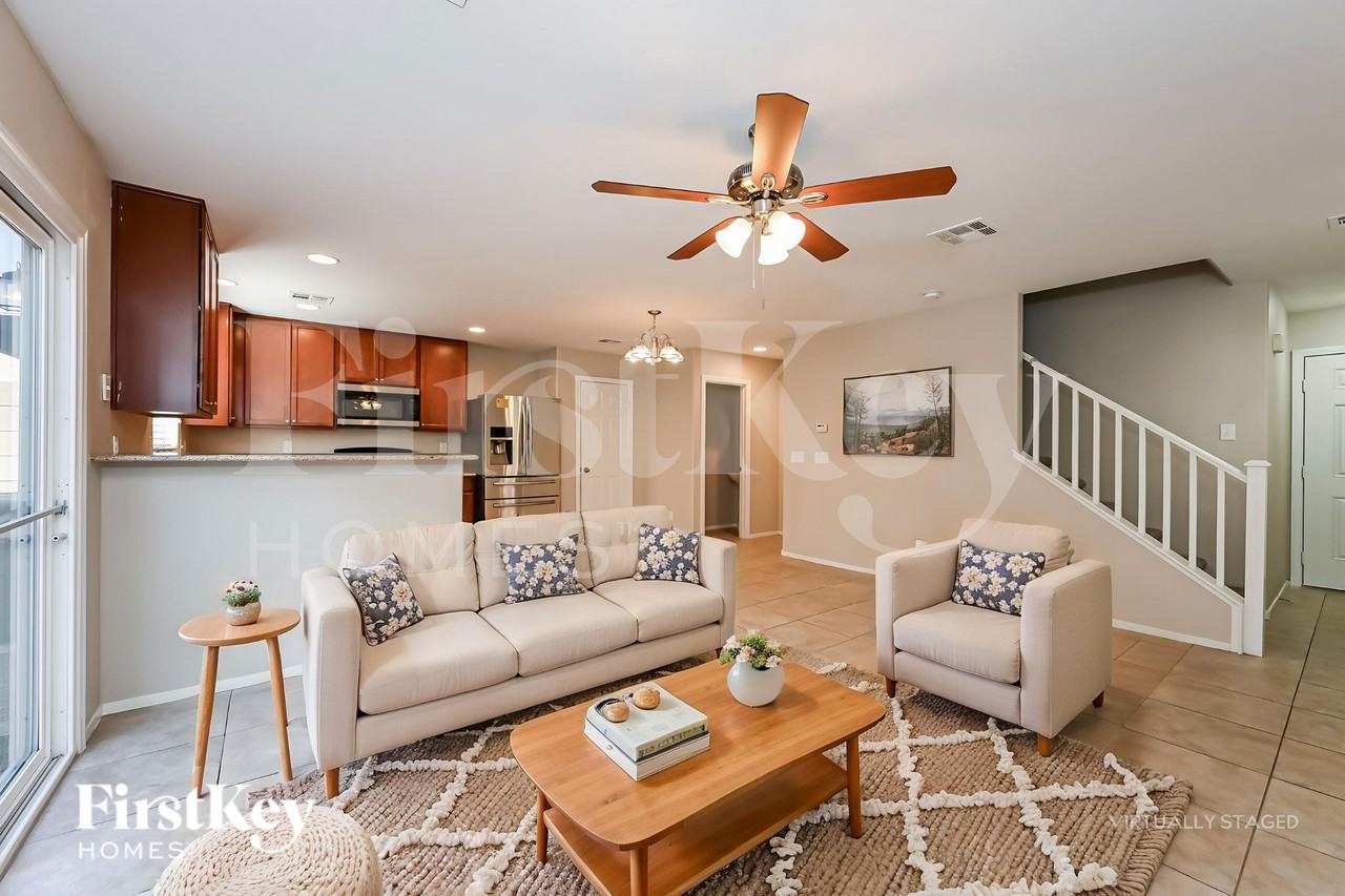 8269 Vanity Fair Ln - Photo 3 of 19