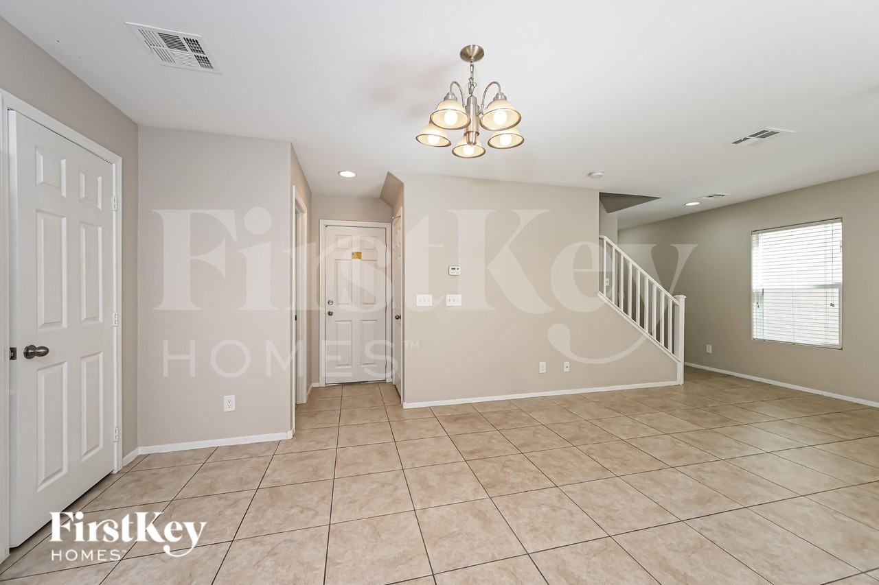 8269 Vanity Fair Ln - Photo 6 of 19