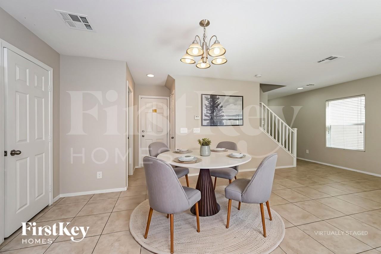 8269 Vanity Fair Ln - Photo 7 of 19