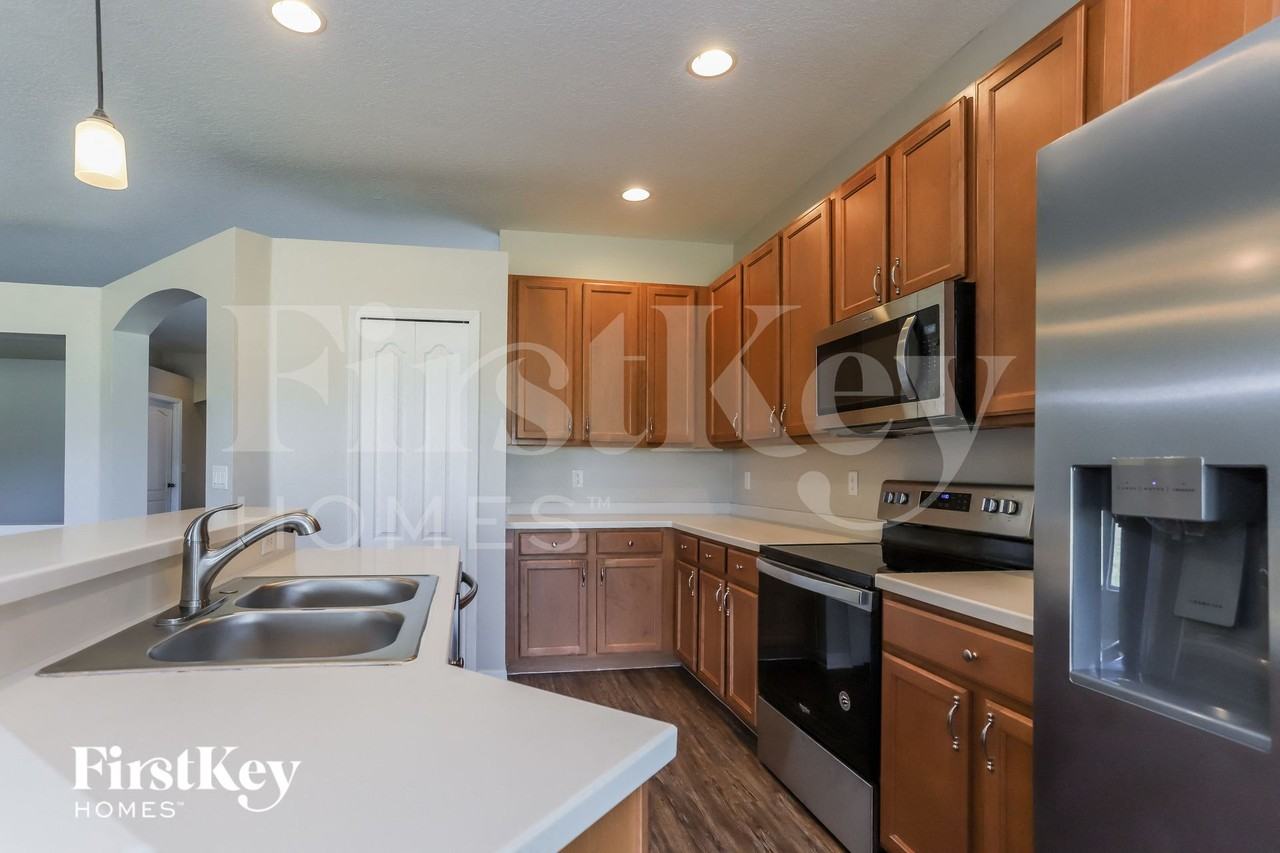 1144 Emerald Hill Way - Photo 4 of 15