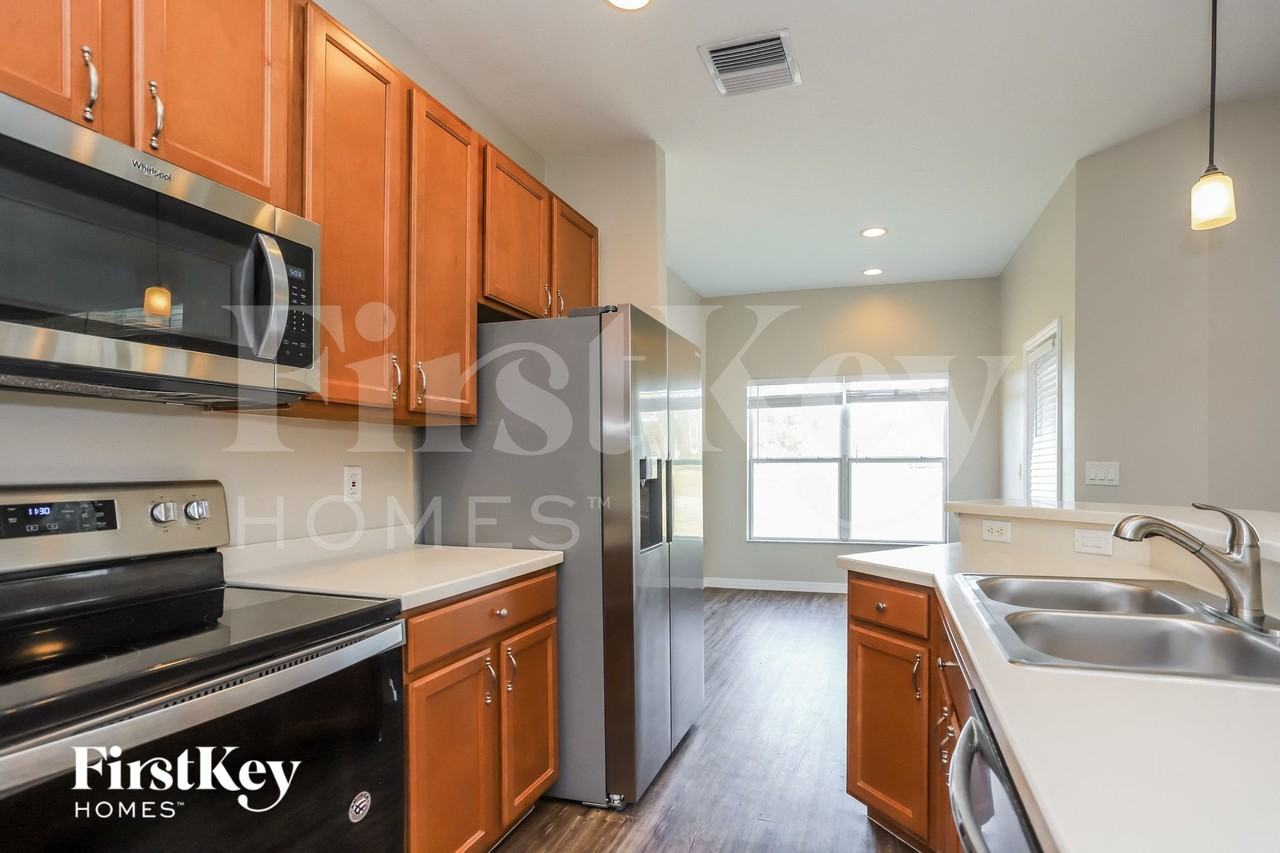 1144 Emerald Hill Way - Photo 5 of 15