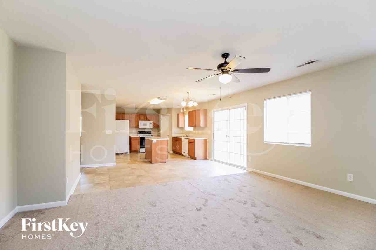 2645 Ninfield Dr - Photo 5 of 16