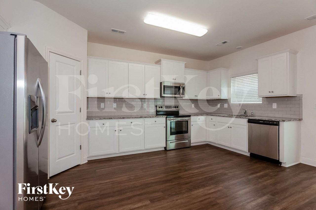 9529 Blue Knoll Ct - Photo 5 of 15