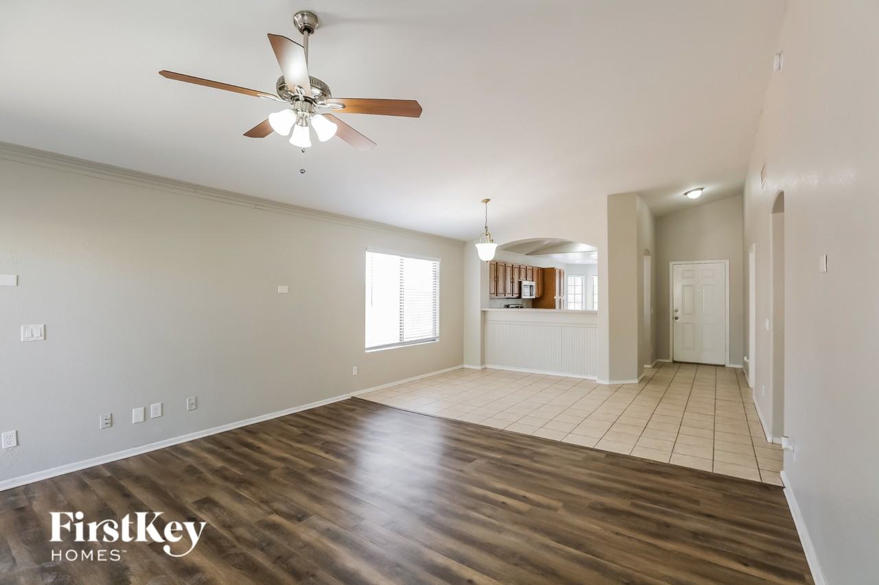 14944 N 133rd Dr - Photo 3 of 16