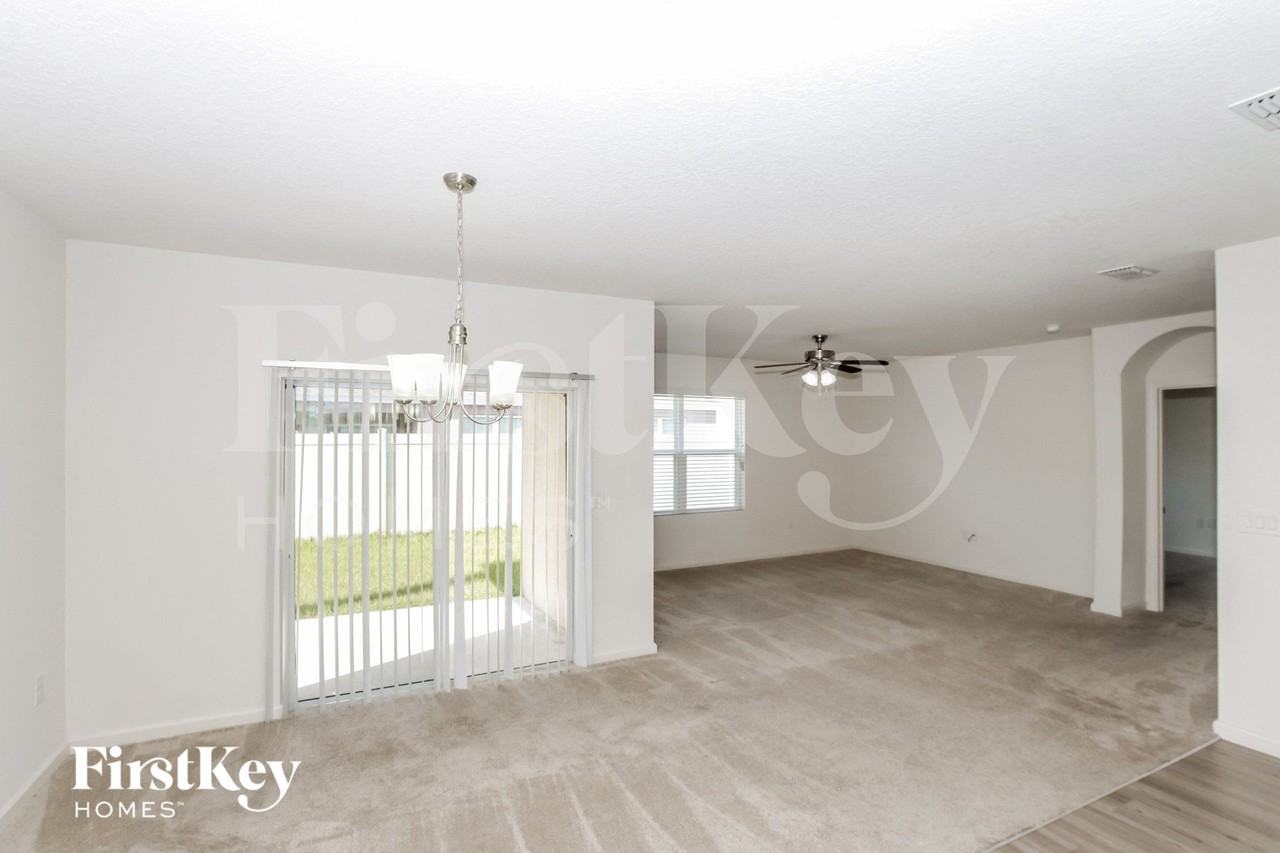 915 Newton Cir - Photo 4 of 15