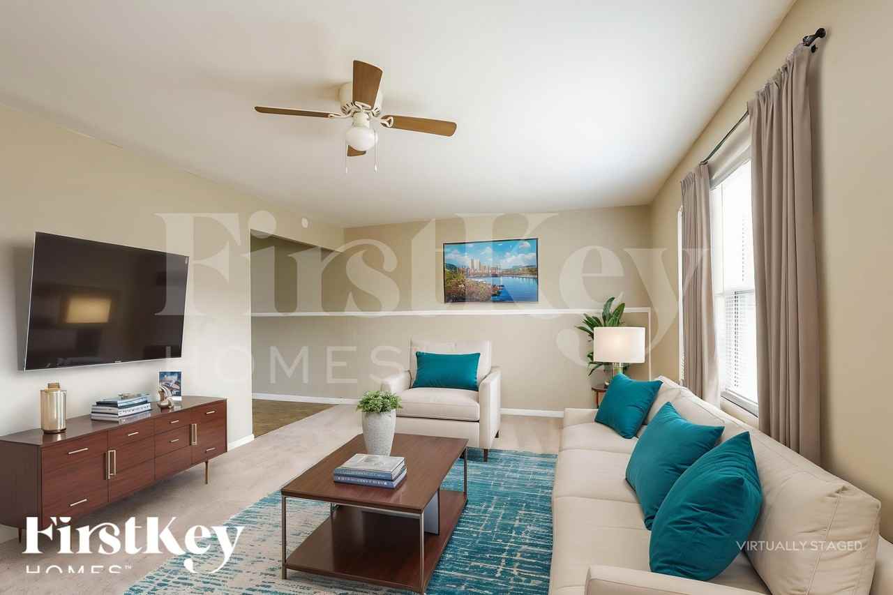 8738 Montery Rd - Photo 6 of 18