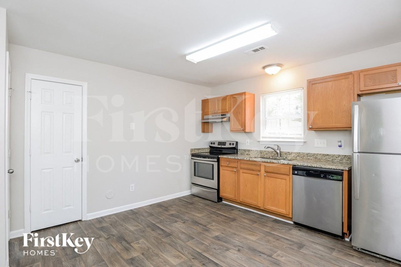 8723 Sharonbrook Dr - Photo 6 of 15