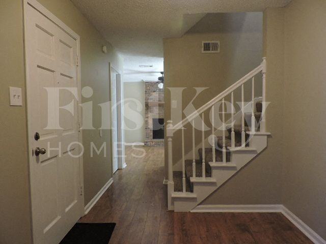 8601 Thorncliff Fwy - Photo 2 of 21