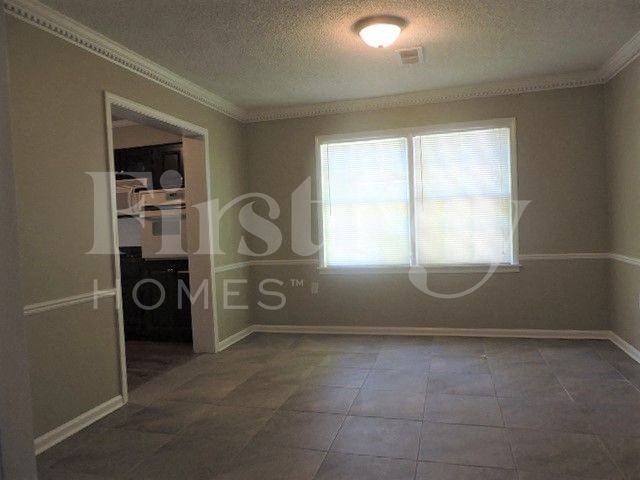8601 Thorncliff Fwy - Photo 4 of 21