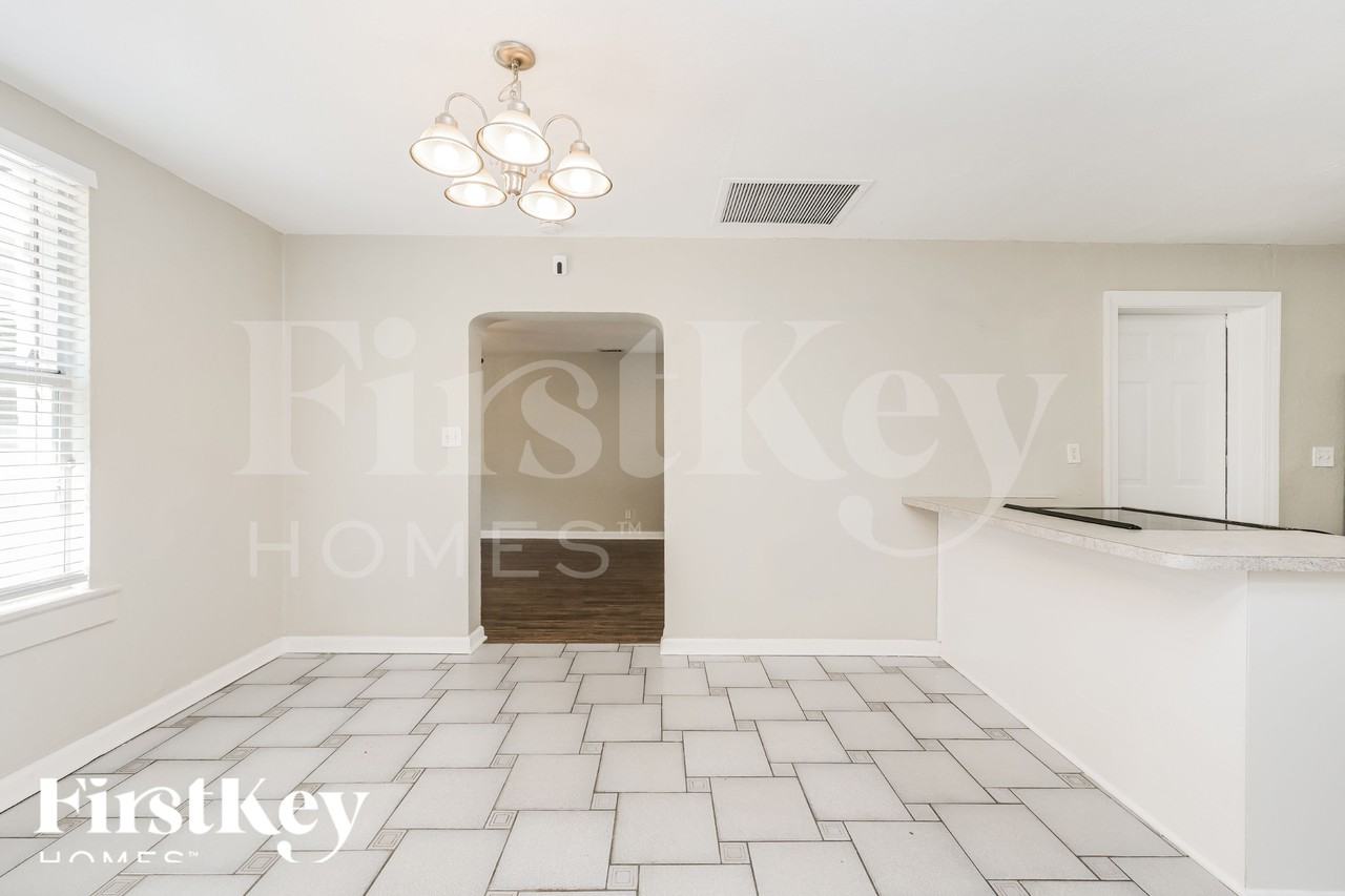 7309 N Dartmouth Ave - Photo 4 of 16