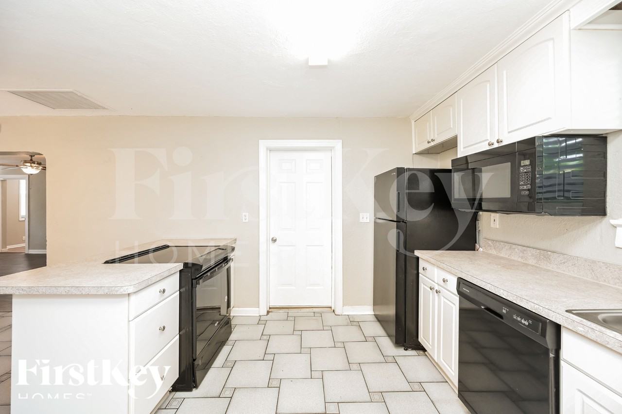 7309 N Dartmouth Ave - Photo 6 of 16