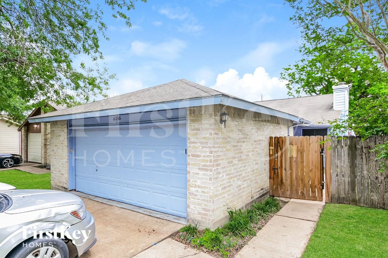 6356 Porterway Dr - Photo 2 of 16