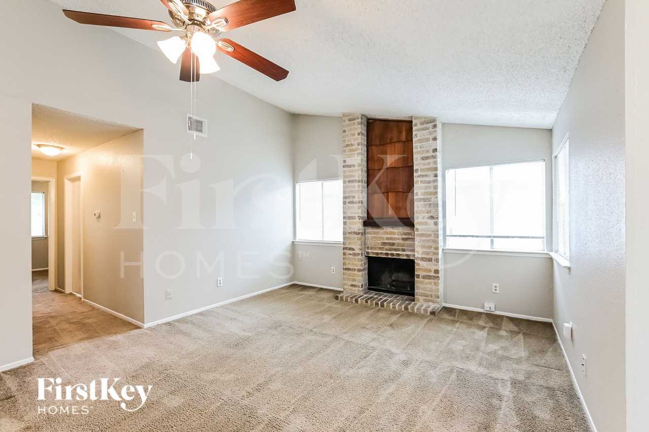 6356 Porterway Dr - Photo 3 of 16