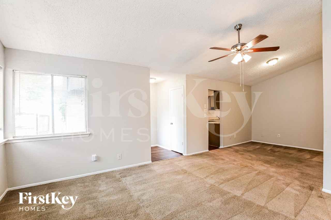 6356 Porterway Dr - Photo 4 of 16