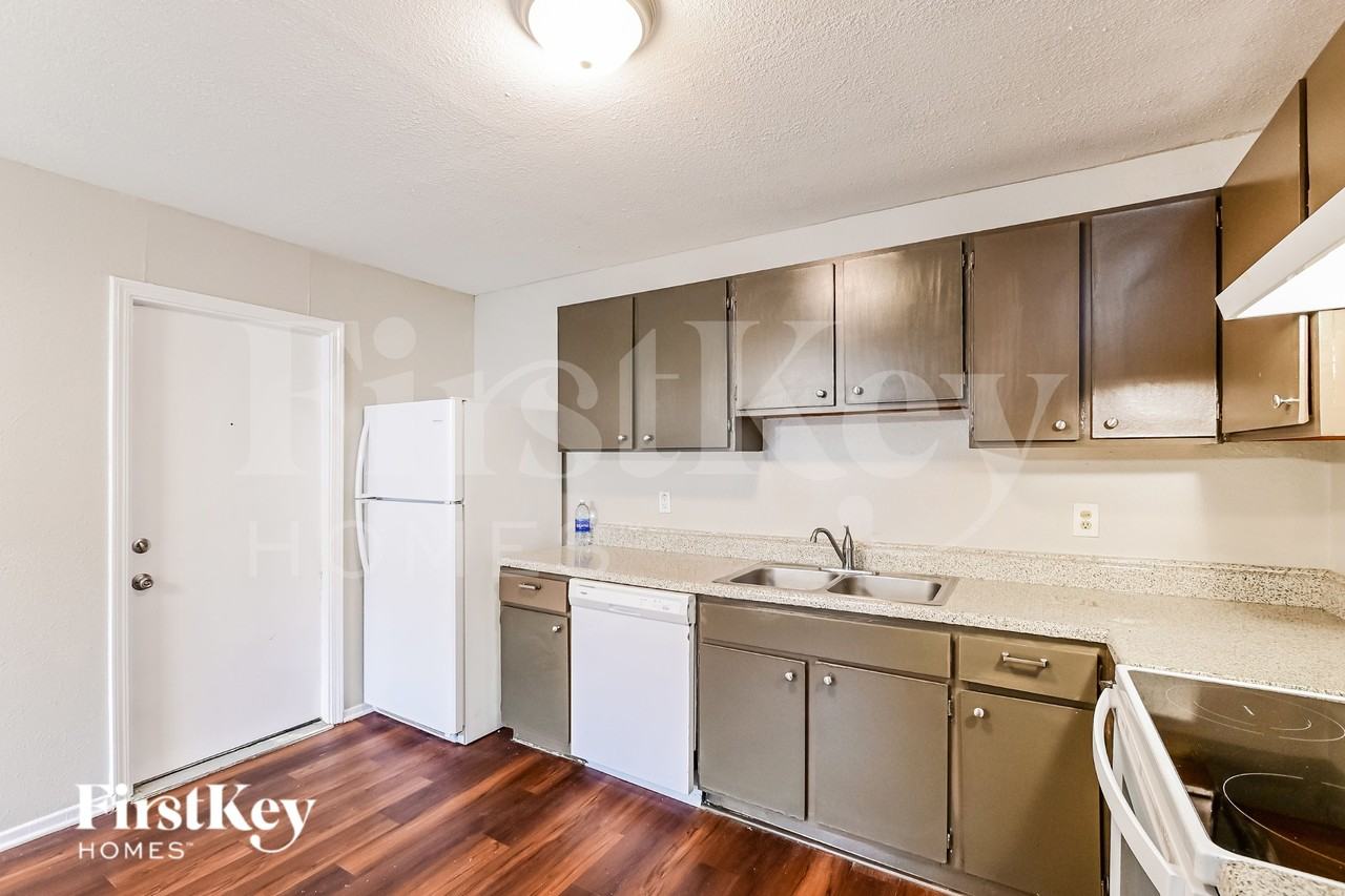 6356 Porterway Dr - Photo 5 of 16