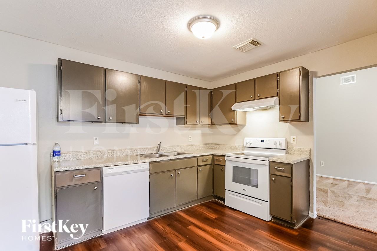 6356 Porterway Dr - Photo 6 of 16