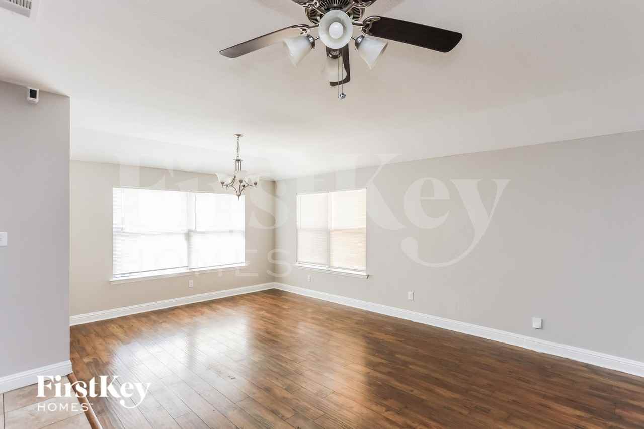 618 Canvas Ct - Photo 2 of 16