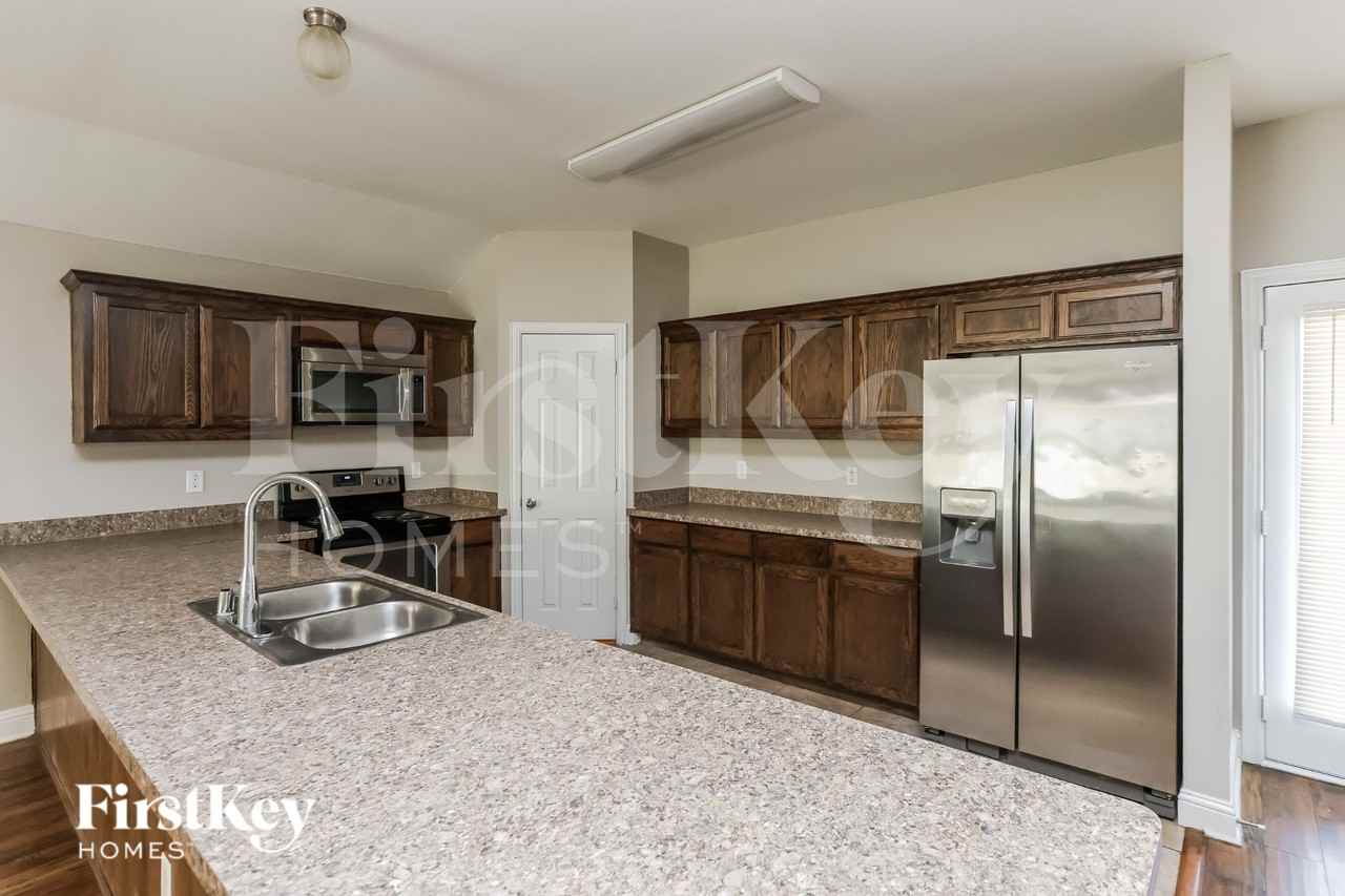 618 Canvas Ct - Photo 6 of 16