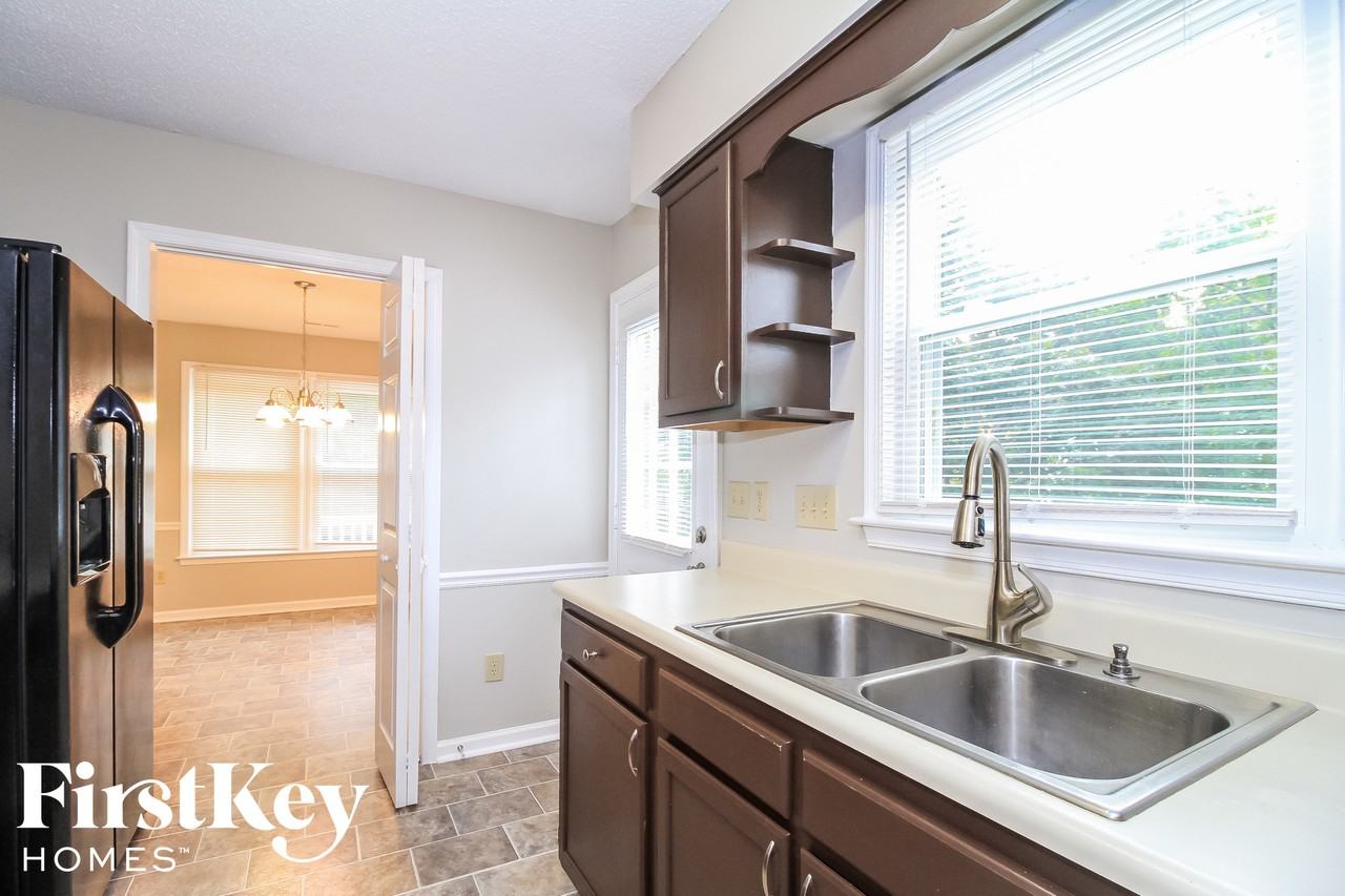 5909 Running Ridge Rd - Photo 6 of 15