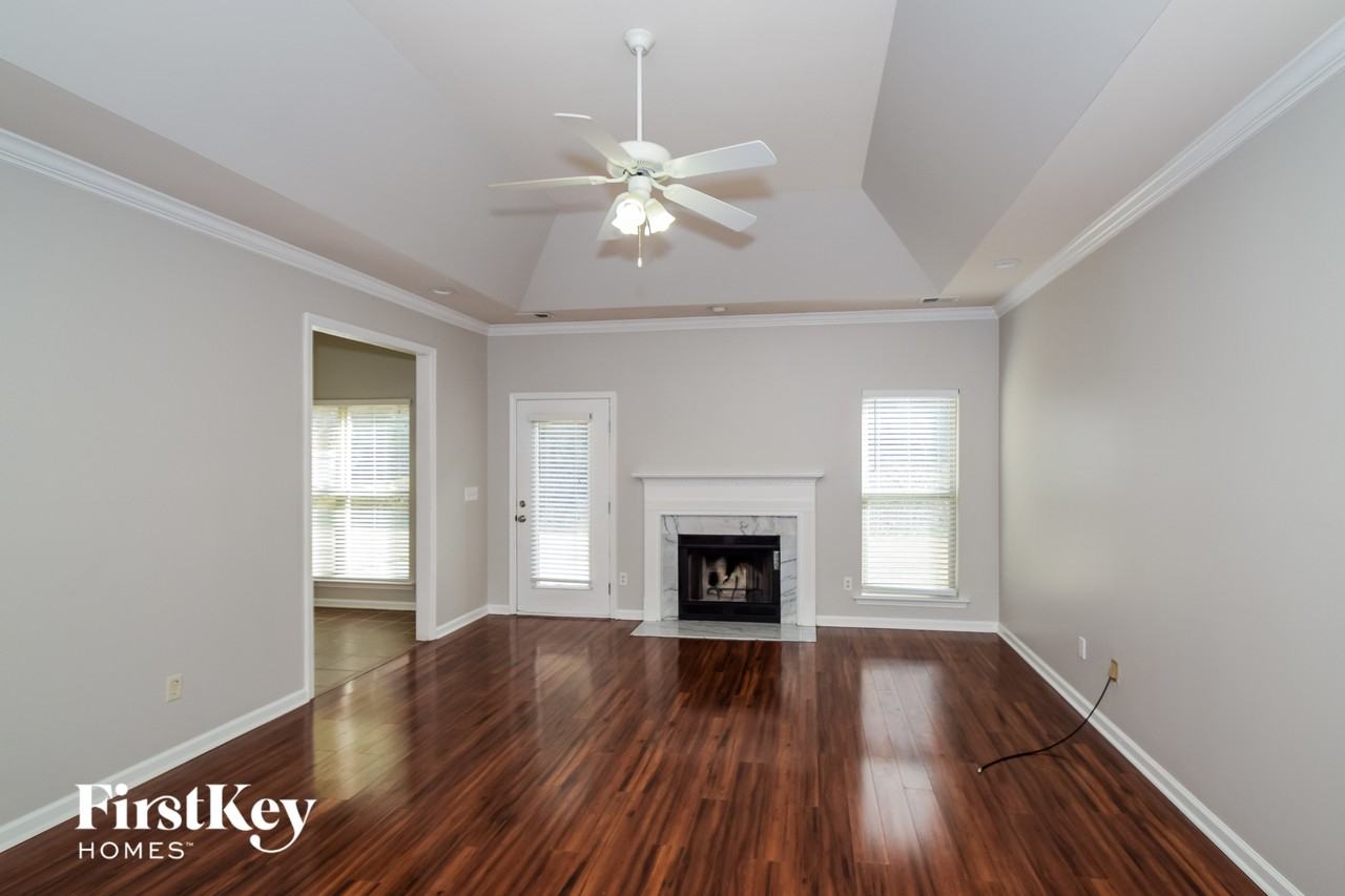 4297 Hathaway Ln - Photo 3 of 15