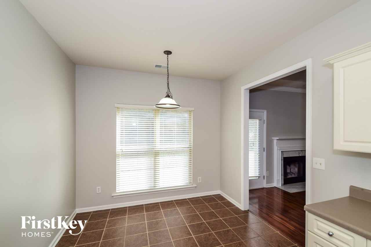 4297 Hathaway Ln - Photo 5 of 15