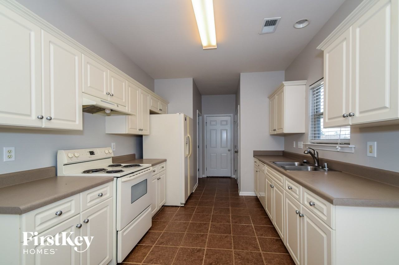 4297 Hathaway Ln - Photo 6 of 15