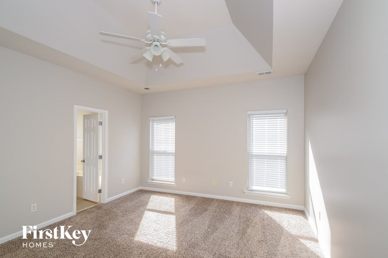 4297 Hathaway Ln - Photo 7 of 15