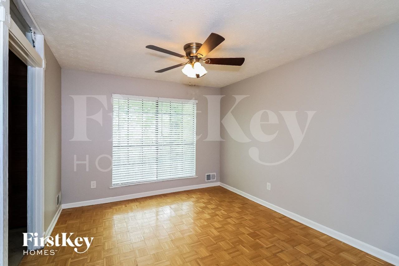 3848 Valley Brook Rd - Photo 5 of 15