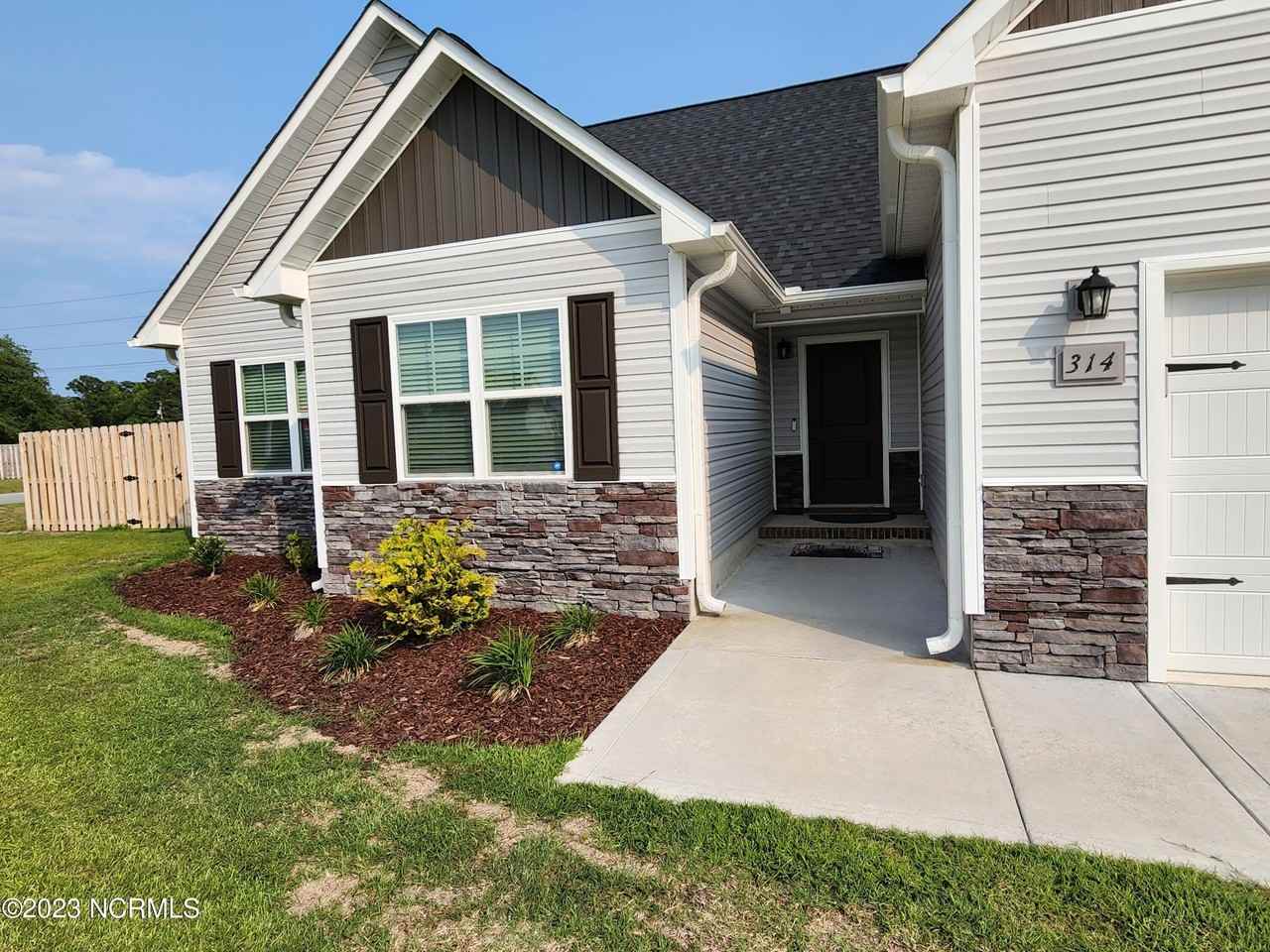 314 White Dove Dr - Photo 2 of 24