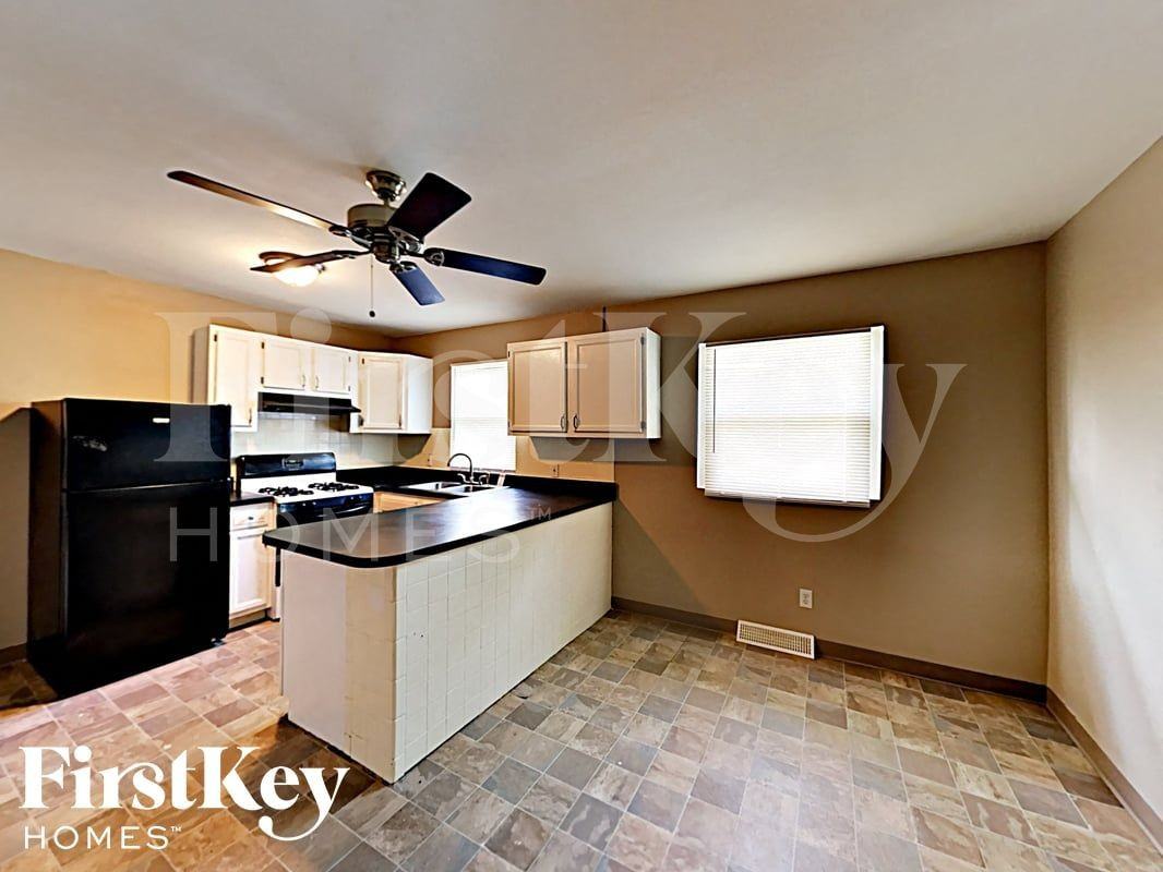 2655 Farber Dr - Photo 7 of 17