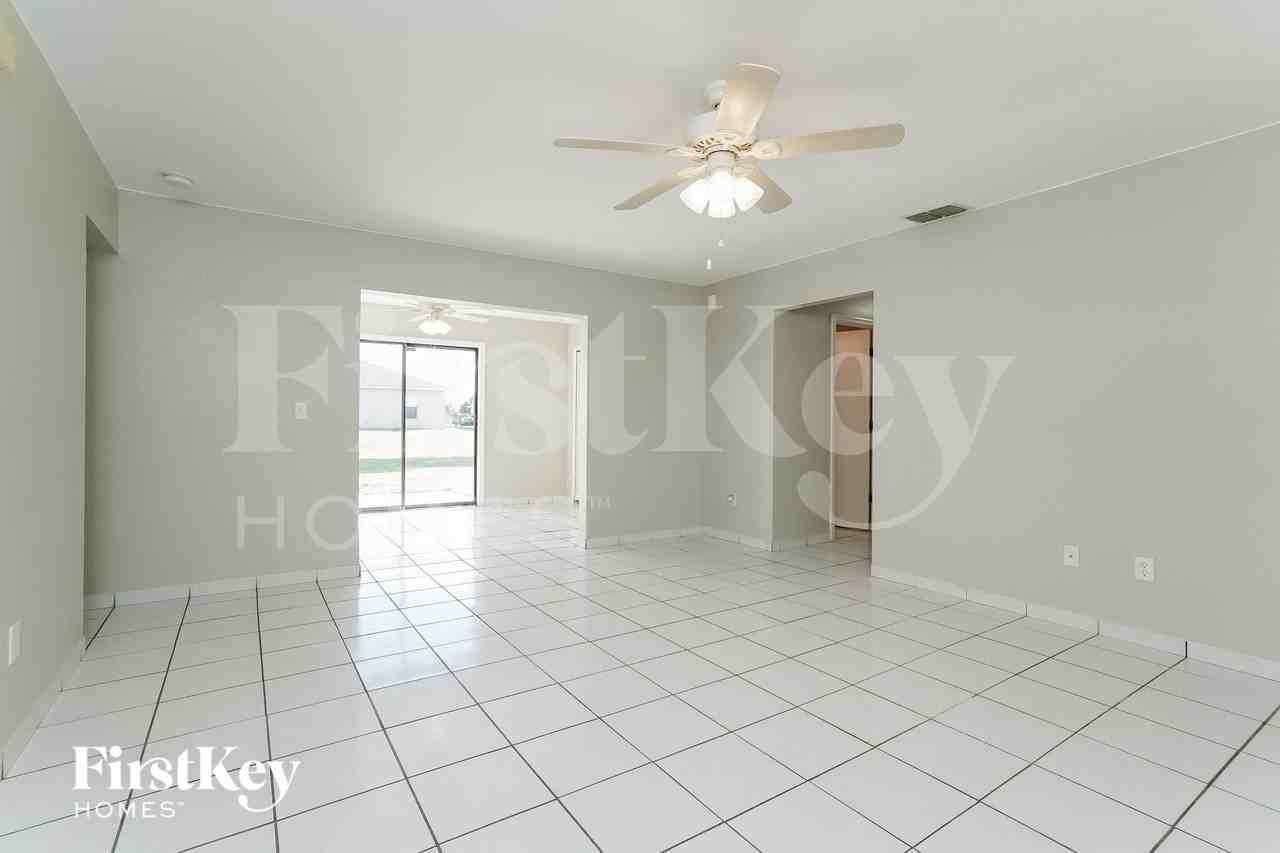 2603 Ne 4th Ave - Photo 2 of 15