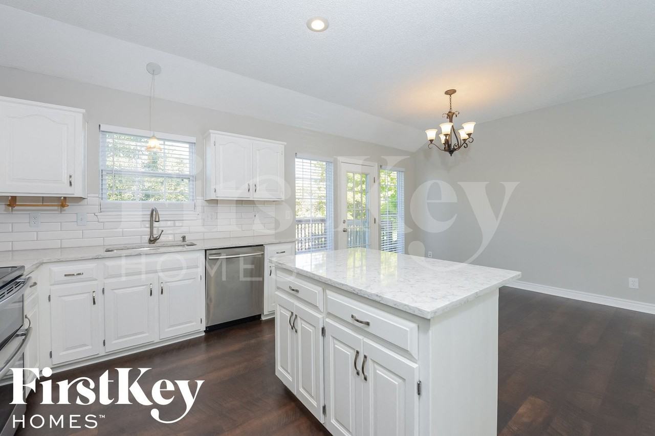 17534 W 111th Ter - Photo 7 of 15