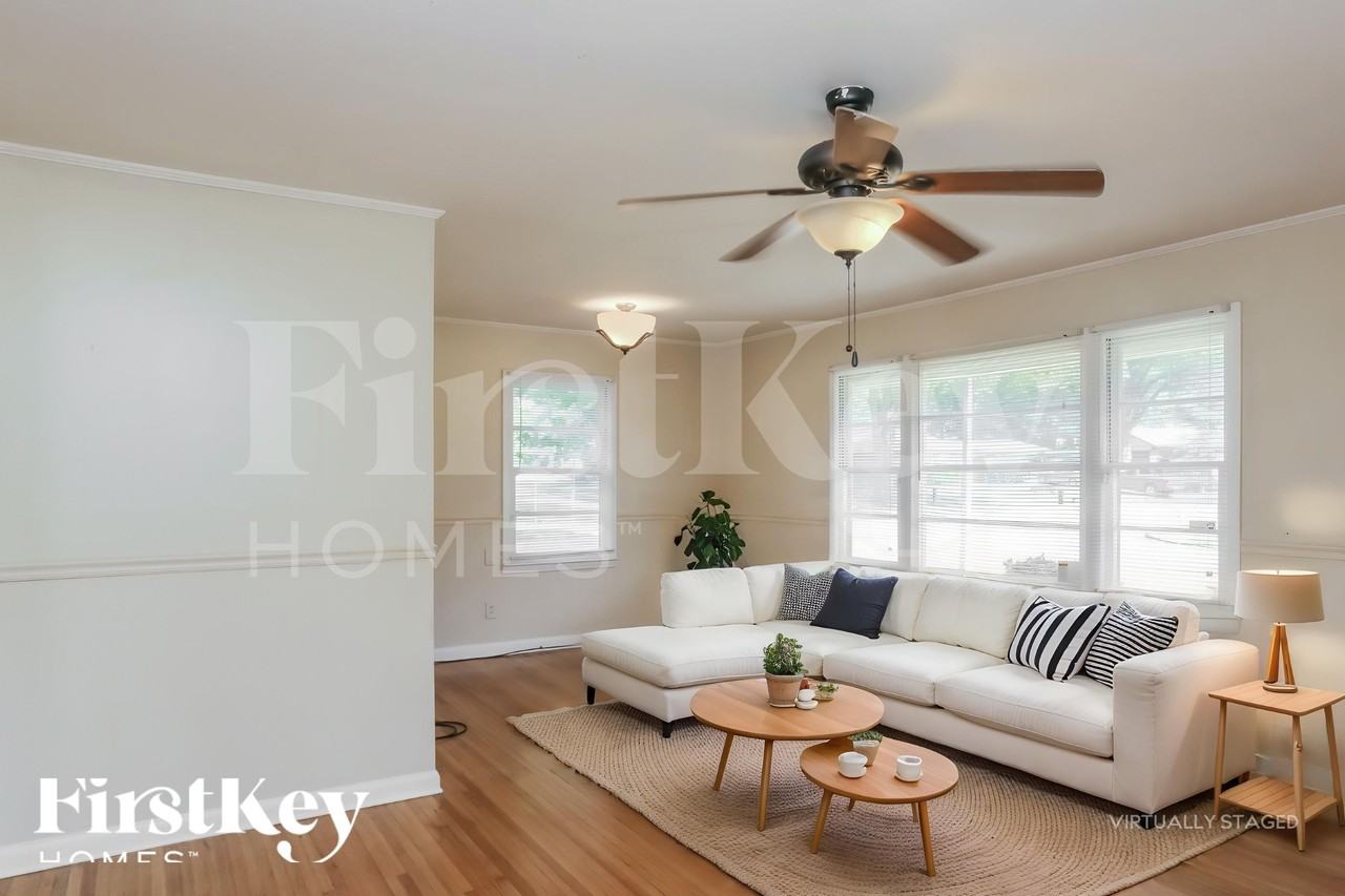 1449 Flamingo Rd - Photo 3 of 18