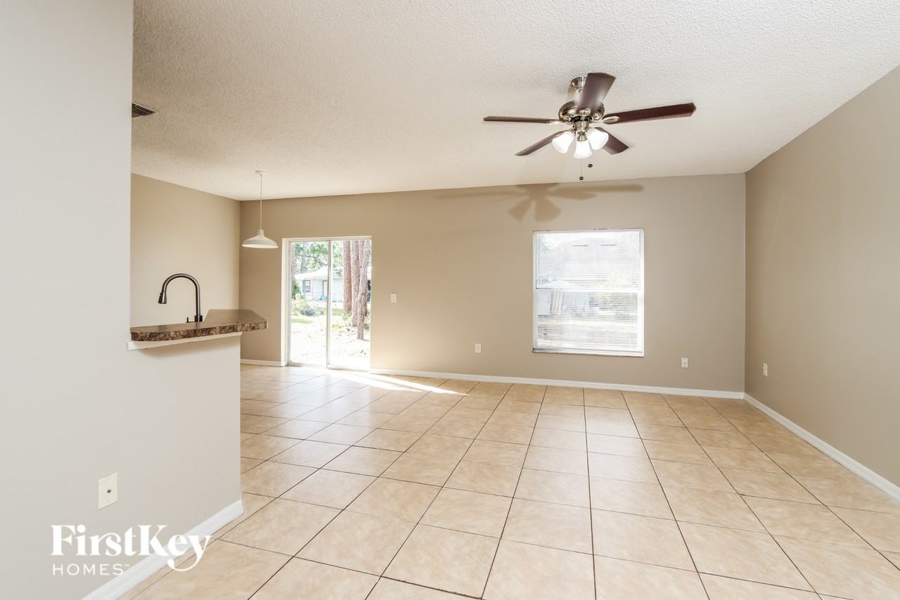 133 Dahl Ave - Photo 3 of 15