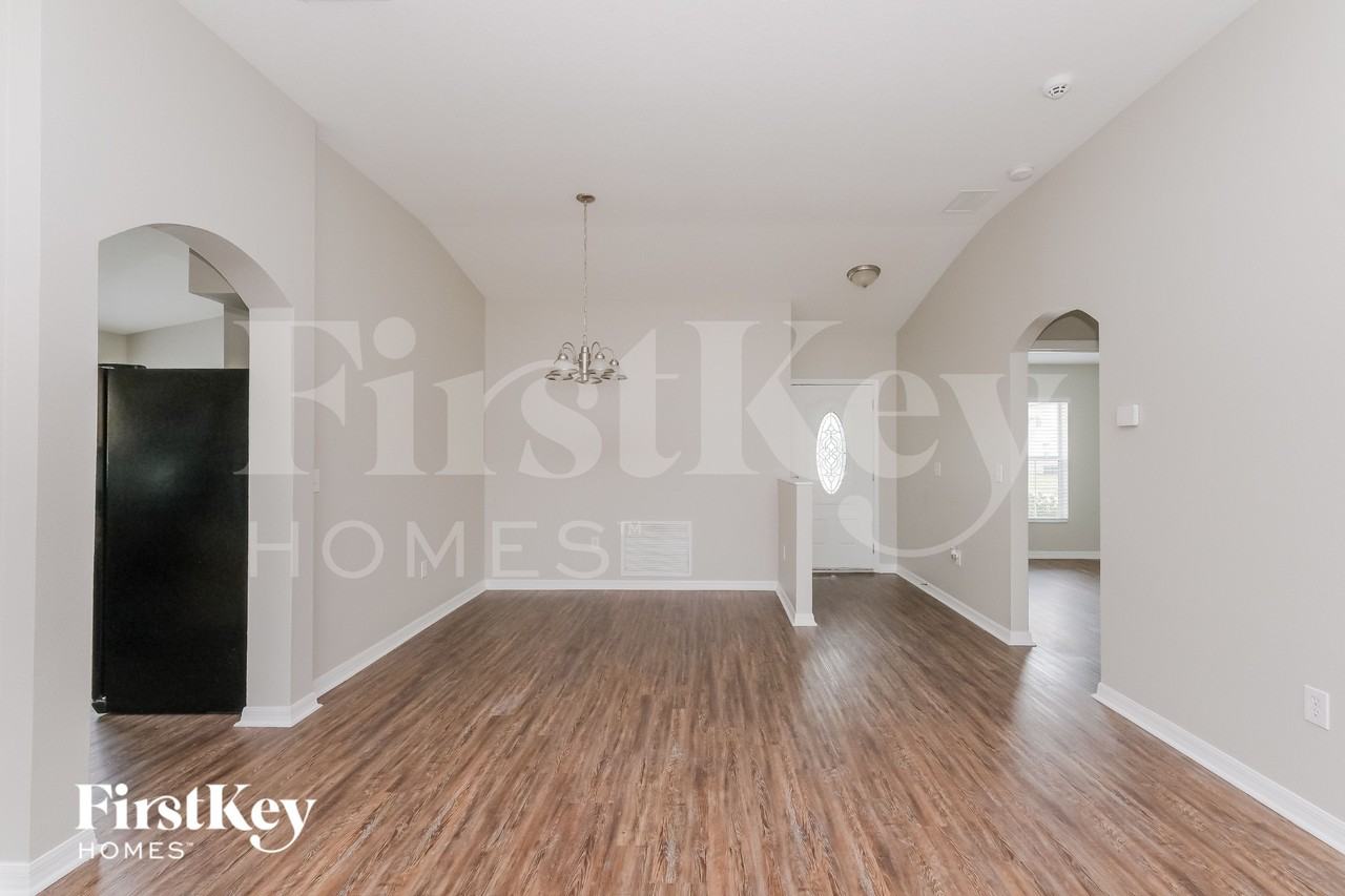 12007 Butler Woods Cir - Photo 4 of 15